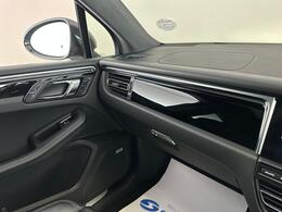 Porsche Macan LJ20WHU