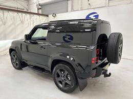 Land Rover Defender 90 HK25JCO