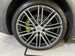 Porsche Panamera VU67KYG