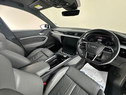 Audi e-tron YH71TLY