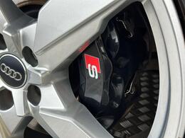 Audi SQ5 AE19UUX