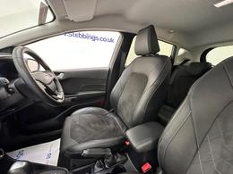 Ford Fiesta LD72JVC