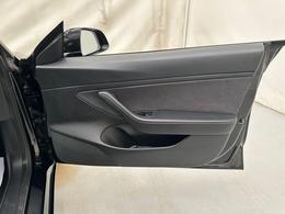 Tesla Model 3 LC70ZRV