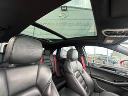 Porsche Macan DA67LYY