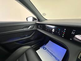 Porsche Taycan YY72RZZ