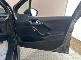 Peugeot 208 GN66YMF