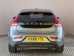 Volvo V40 KX68YTE