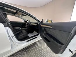 Tesla Model 3 AF72UUV