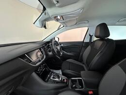 Vauxhall Grandland X DN70HKY