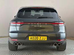 Porsche Macan AO20ZJJ