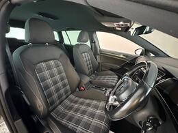Volkswagen Golf YC68KGE