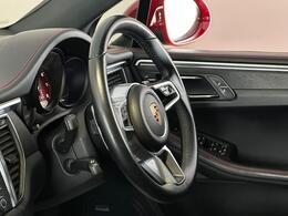 Porsche Macan AE18WBL