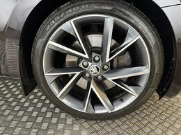 Skoda Superb AX17GDE