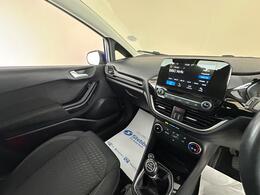 Ford Fiesta YD18PZH