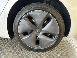 Tesla Model 3 AF72VRV