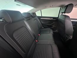 Volkswagen Passat YE70PYB