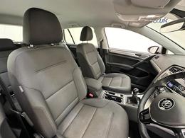 Volkswagen Golf DH66WPE