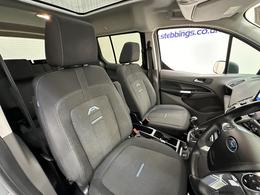 Ford Grand Tourneo Connect CN22PDZ