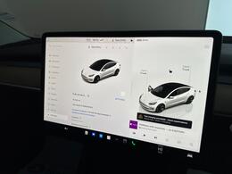 Tesla Model 3 AF72VOA