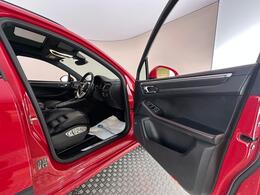 Porsche Macan AE18WBL