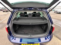Volkswagen Golf VE69NKS