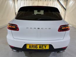 Porsche Macan AR16AEY