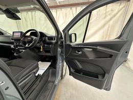 Nissan Primastar DL72BWH