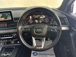 Audi SQ5 AE19UUX