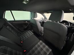 Volkswagen Golf DT66RVJ
