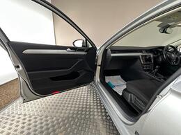 Volkswagen Passat AD19KLE