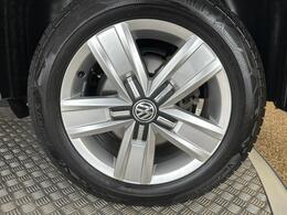 Volkswagen Transporter YR74XZU