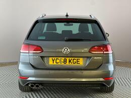 Volkswagen Golf YC68KGE
