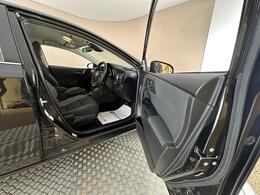 Toyota Auris LX17KXH