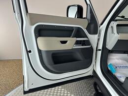 Land Rover Defender 110 OY20YDU