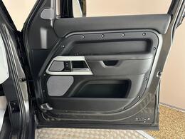 Land Rover Defender 130 BL72MHF