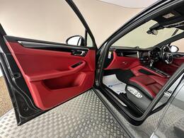 Porsche Macan AO20ZJJ