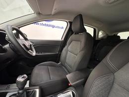Renault Captur NL22YHZ