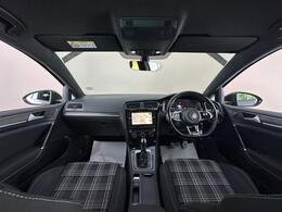 Volkswagen Golf YC68KGE