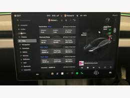 Tesla Model 3 GD73DYS