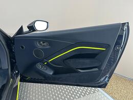 Aston Martin Vantage MV20UZG