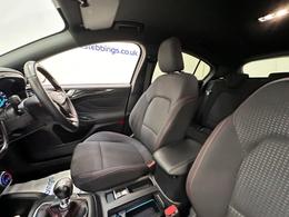 Ford Focus YJ68UAF
