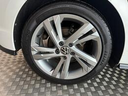 Volkswagen Golf VU22JYZ