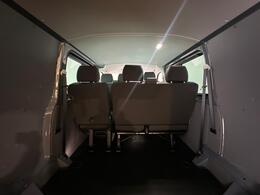 Volkswagen Transporter YR74XZU