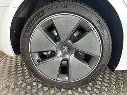 Tesla Model 3 AF72VKR