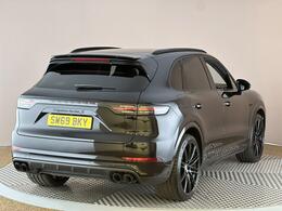 Porsche Cayenne SW69BKY