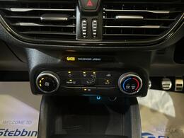 Ford Focus WJ68UUT
