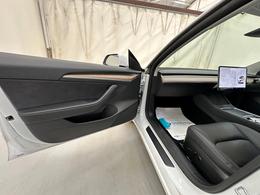 Tesla Model 3 YH21MYD