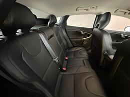 Volvo V40 KX68YTE