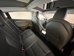 Tesla Model 3 LB74UKP