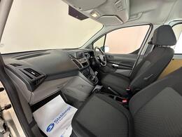 Ford Transit Connect YM22UNX